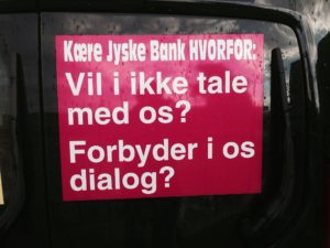 Jyske bank lukker i, og nægtet stadig efter 2 års forsøg at svare kunde, som kræver kopi af det lån som jyske bank tog over 103 Tusinde kroner af betroet midler, til at lave hjemtage tinglyse og stille garanti over for Nykredit, for et lån på 4.328.000 kr. I Nykredit, desværre lyver jyske bank hvor de kan, men bankfolk lyver jo også mere end andre.