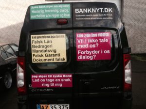 Hej gamle svinger, kører det rigtigt for jyske bank når kongen Anders Dam CEO jyske bank, vælger at lukke af over for deres kunder, når de siger at jyske bank bedrager dem. Har jyske bank noget at siger :-(